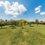 Ana With Private Pool And Large Garden- By Ta Leut Agency Policnik