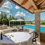 Ana With Private Pool And Large Garden- By Ta Leut Agency Policnik