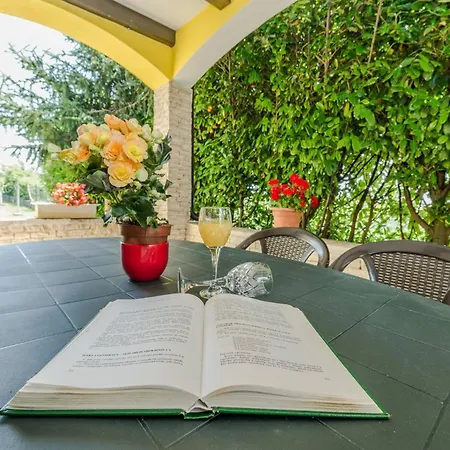 Βίλα Ana With Private Pool And Large Garden- By Ta Leut Agency *