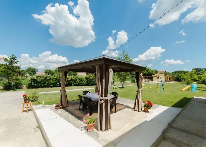 Villa Ana With Private Pool And Large Garden- By Ta Leut Agency *