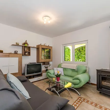 Villa Ana With Private Pool And Large Garden- By Ta Leut Agency