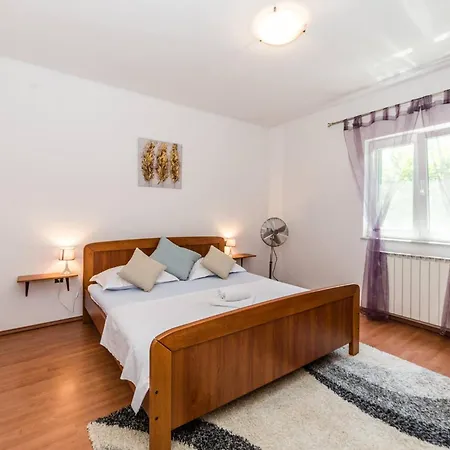 Ana With Private Pool And Large Garden- By Ta Leut Agency