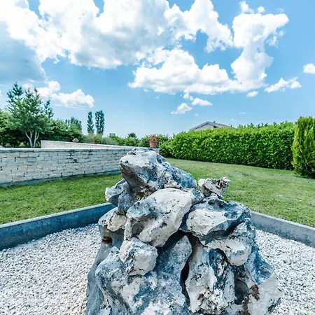 Ana With Private Pool And Large Garden- By Ta Leut Agency *