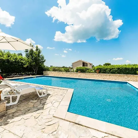 Villa Ana With Private Pool And Large Garden- By Ta Leut Agency