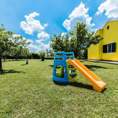 Ana With Private Pool And Large Garden- By Ta Leut Agency