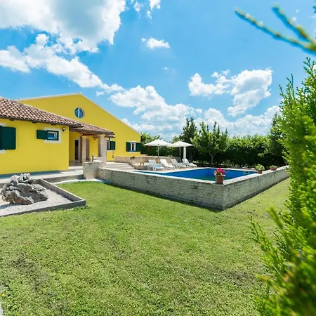 Ana With Private Pool And Large Garden- By Ta Leut Agency Villa *