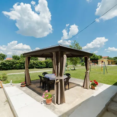 Villa Ana With Private Pool And Large Garden- By Ta Leut Agency *