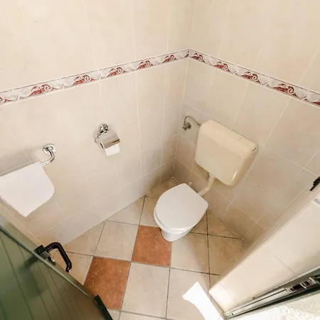 Ana With Private Pool And Large Garden- By Ta Leut Agency Poličnik