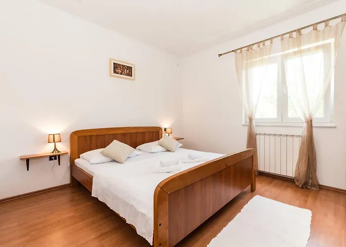 Ana With Private Pool And Large Garden- By Ta Leut Agency *