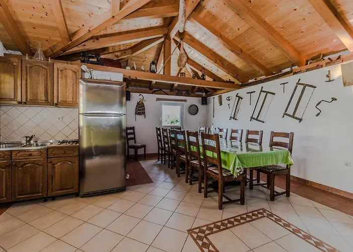 Ana With Private Pool And Large Garden- By Ta Leut Agency Вилла Policnik